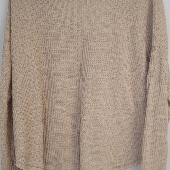 OUT FROM UNDER WOMEN'S BLOUSE - Picture 3 of 9